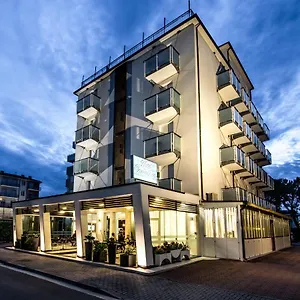 Szálloda & Carinthia S, Lido di Jesolo